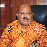 Jadi Tersangka Korupsi, Gubernur Papua Lukas Enembe Diduga Setor Rp560 M ke Kasino