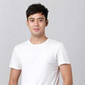 Pacari Gadis di Bawah Umur, Kriss Hatta Dicap Paedofil