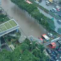 Banjir Jakarta: 5 RT dan 7 Ruas Jalan Terendam Air Hingga 120 Cm