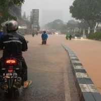 Banjir Jakarta: 46 RT dan 2 Ruas Jalan Masih Terendam Air Hingga 140 Cm
