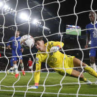 Man City Pepet Arsenal, Man United Nyaris Kalah dari Chelsea, Liverpool Keok