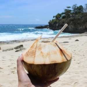 5 Khasiat Air Kelapa Buat Tubuh: Hindari Serangan Jantung Hingga Turunkan Berat Badan