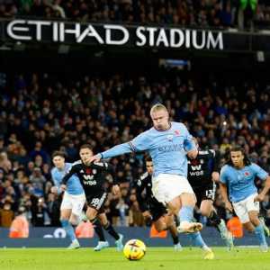 Hasil Bola: Man City ke Puncak, AC Milan Tempel Napoli