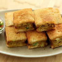 Martabak Telur Roti Tawar Ala Chef Devina, Camilan Nikmat dan Mudah Diolah