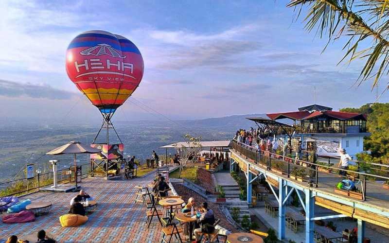     Wisata kekinian Yogyakarta: HeHa Sky View