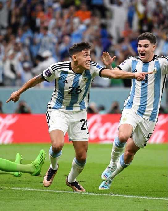     Nahuel Molina mencetak gol pertama Argentina ke gawang Belanda