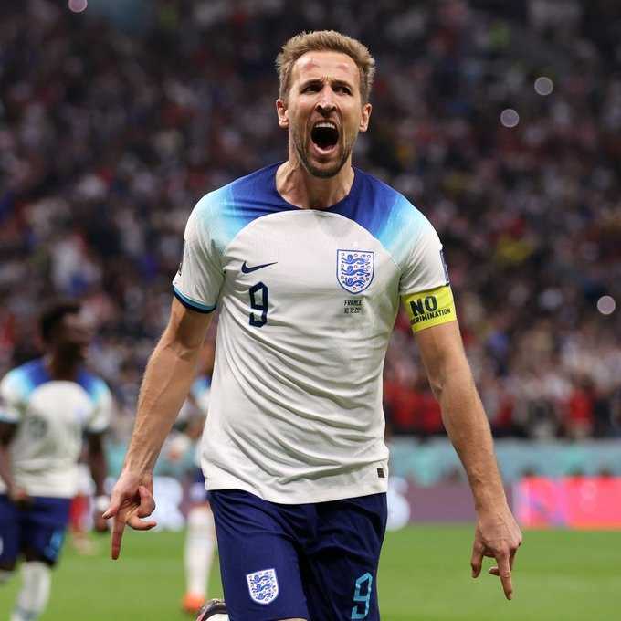     Inggris vs Prancis 1-2. Harry Kane mencetak gol dari titik penalti