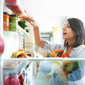 7 Makanan dan Minuman yang Tak Boleh Disimpan di Kulkas
