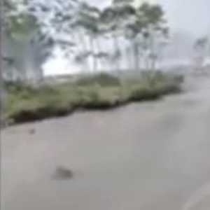 Fenomena Aneh Pasir Gunung Semeru Mengalir Seperti Air