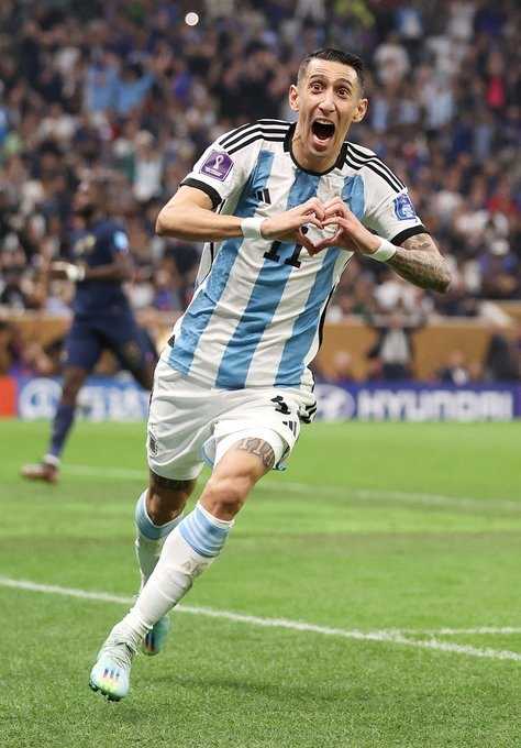     Angel Di Maria merayakan gol usai menjebol gawang Prancis. Argentina vs Prancis 2-0