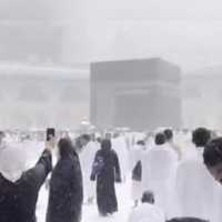 Heboh Video Salju Turun di Masjidil Haram, Arab Saudi Beri Penjelasan