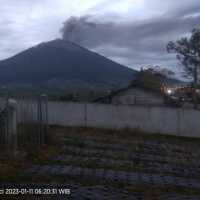 Gunung Kerinci dan Gunung Marapi di Sumatera Meletus