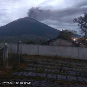 Gunung Kerinci dan Gunung Marapi di Sumatera Meletus