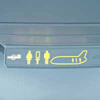 Ternyata Begini Cara Limbah Toilet Pesawat Dibuang, ke Laut?