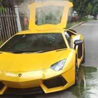 Mobil Lamborghini Mogok di Busway, Mesin Berasap dan Kini Ditilang Polisi