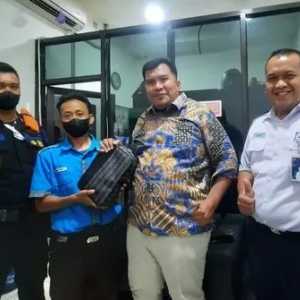 Kisah Petugas Kebersihan Stasiun Tugu Yogyakarta Kembalikan Tas Berisi Duit Rp44 Juta