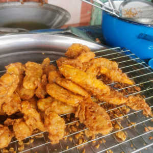 Pria Ini Beli Pisang Goreng Rp9.000, Kaget Lihat Ukuran Sebenarnya