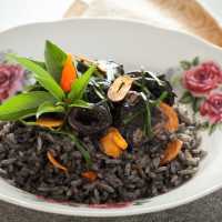 Resep Nasi Goreng Kluwek, Unik Lezatnya Mirip Rawon