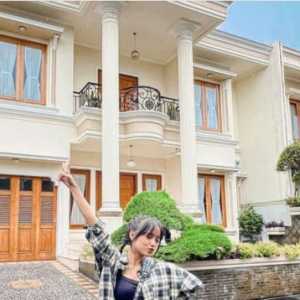 Fuji Mantan Thariq Halilintar Pamer Rumah Rp12 M Tunai: Impian Vanessa Angel dan Bibi