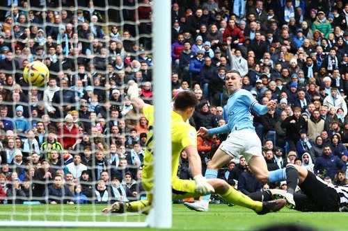     Manchester City vs Newcastle United 2-0, Phil Foden membuka skor bagi The Citizens