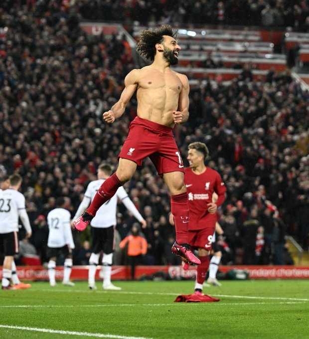     Liverpool vs Manchester United: Mo Salah mencetak dua gol sekaligus menobatkannya sebagai pemain paling banyak mencetak gol untuk Liverpool dengan 129 gol
