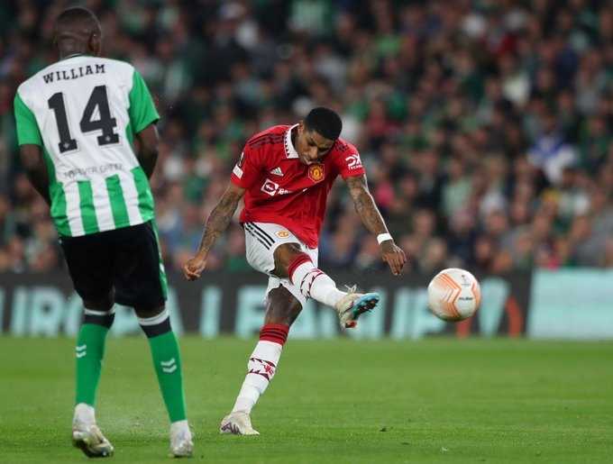     Real Betis vs Manchester United 0-1, gol tunggal Setan Merah dicetak Marcus Rashford. Manchester United maju ke perempat final usai menang 5-1