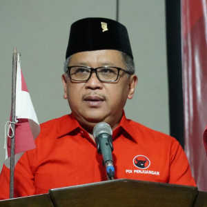 Hasto Sebut PDIP Dilobi Pak Lurah Lewat Menteri Golkan Presiden 3 Periode