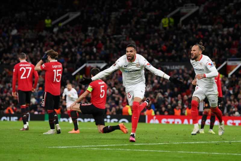     Hasil Liga Europa: Manchester United vs Sevilla 2-2, gol bunuh diri dua bek Setan Merah Tyrell Malacia dan Harry Maguire membuyarkan kemenangan MU