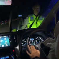 Viral Polisi Cegat Mobil Alphard di Tol Pemalang, Ini Duduk Permasalahannya