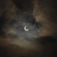 Link Live Streaming dan Jadwal Gerhana Matahari Hibrida Hari Ini, Gratis