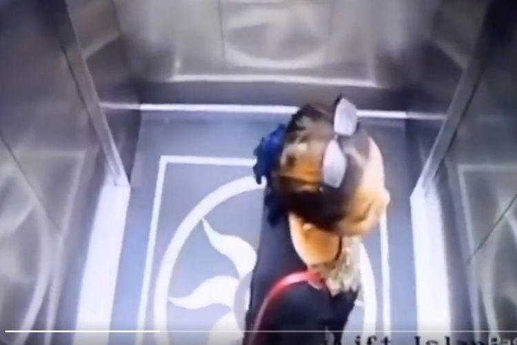     Rekaman CCTV detik-detik korban terjatuh di lift Bandara Kualanamu