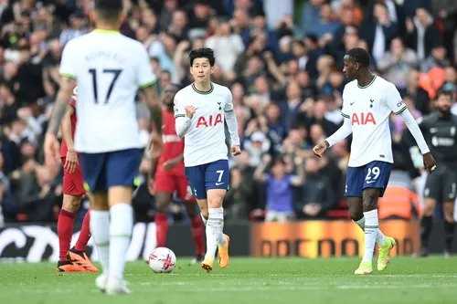     Liverpool vs Tottenham Hotspur 4-3: Hotspur sempat mengejar ketertinggalan tiga gol sebelum akhirnya menyerah 3-4 dari The Reds
