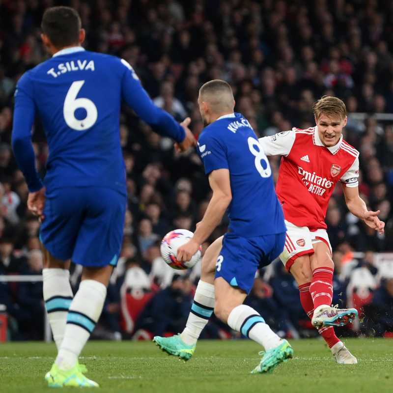     Arsenal vs Chelsea 3-1, Martin Oodegaard mencetak brace dan membawa The Gunners kembali ke puncak klasemen Liga Inggris