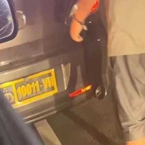 Viral Pengendara Mobil Berplat Polri Ancam Sopir Taksi Pakai Pistol Gegara Disalip