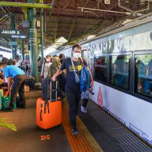 Naik Kereta Api Tetap Wajib Pakai Masker dan Vaksin Booster