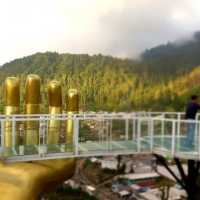 Jembatan Kaca Wisata The Geong Banyumas Pecah, 4 Wisatawan Jatuh, 1 Tewas