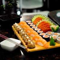 Ramai Makan Sushi Pakai Tangan Ditegur, Ini 7 Etika Santap Sushi yang Benar