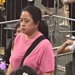 Viral Sosok Mirip Puan Maharani Nonton BlackPink, Netizen: Takut Mic-nya Dimatiin