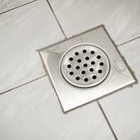 6 Cara Mudah Menghilangkan Bau Busuk dari Saluran Pembuangan Air