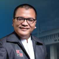 Denny Indrayana Minta Hakim MK Anwar Usman Mundur dari Perkara Terkait Gibran