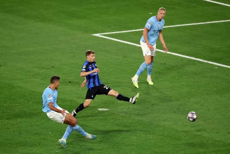     Rodri membawa Manchester City unggul 1-0 atas Inter Milan di partai final Liga Champions