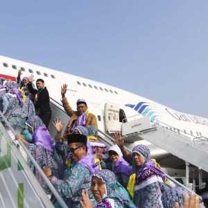 Bos Garuda Indonesia Diminta Siapkan 80 Kursi Bisnis Untuk Anggota DPR Naik Haji