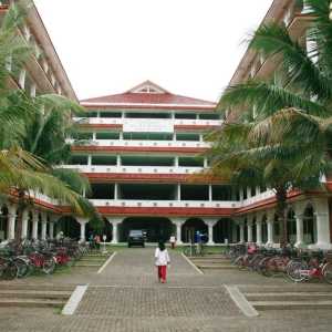 Respons Al-Zaytun, Fatwa MUI: Haram Hukumnya Perempuan Jadi Khatib Sholat Jumat