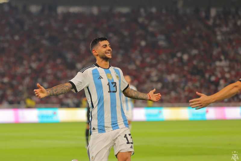     Cristian Romero mencetak gol kedua Argentina dan mengubah skor Indonesia vs Argentina 0-2
