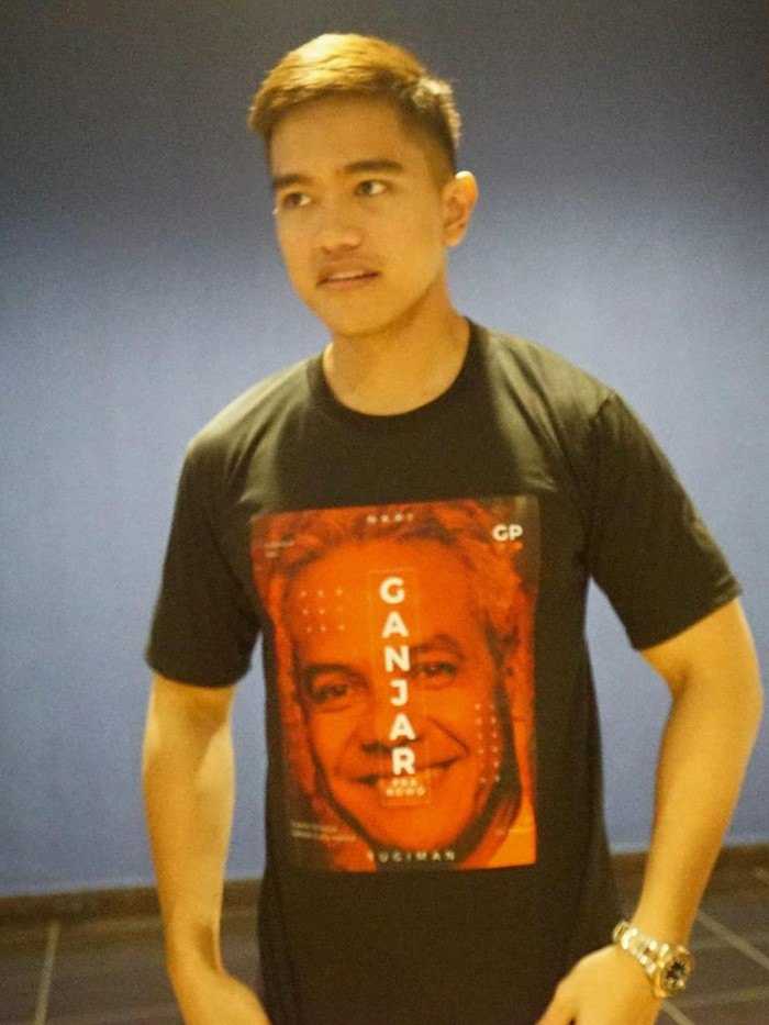     Kaesang Pangarep mengenakan kaus bergambar Ganjar Pranowo