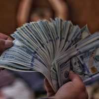 Maqdir Ismail Bawa Rp27 M yang Diterima Usai Dito Ariotedjo Diperiksa Kejagung