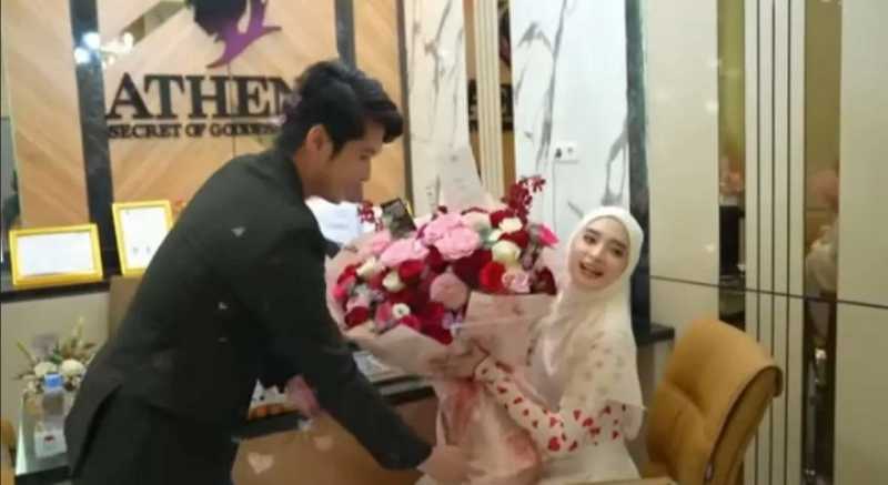 Belum Resmi Cerai Dengan Virgoun, Inara Rusli Diajak Taaruf Pengacara ...