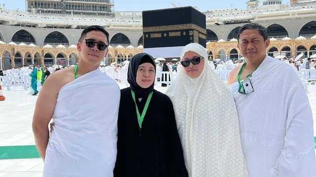     Puan Maharani melaksanakan ibadah haji bersama keluarga