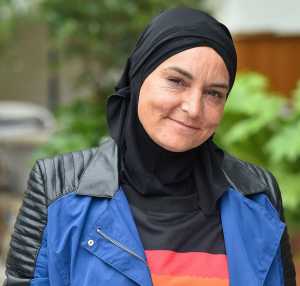 Sinead O'Connor Penyanyi Mualaf Asal Irlandia Meninggal Dunia