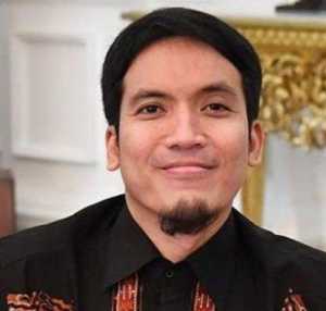 Desta Minta Maaf ke Jokowi Usai Jajal LRT, Tatapan Matanya Dikritik Mantan Menteri